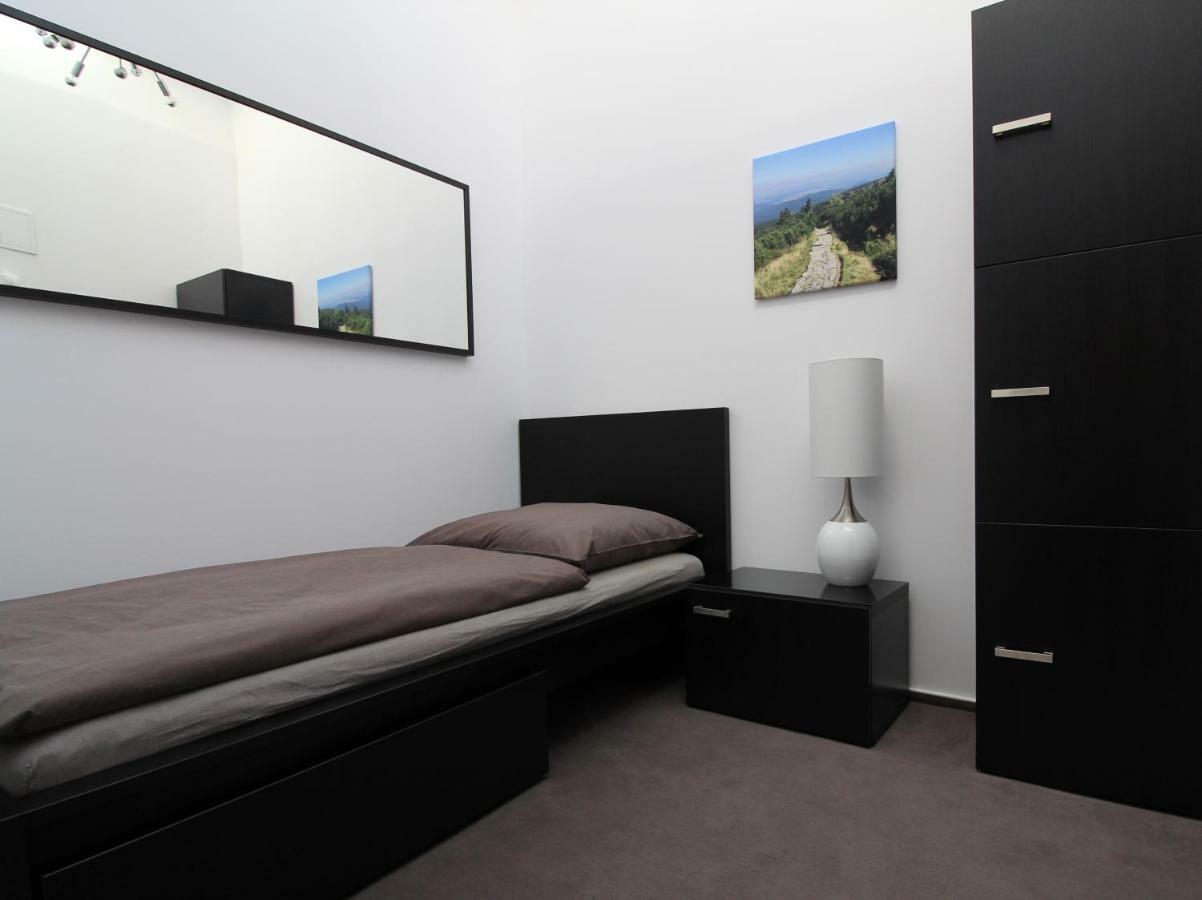 シクラルスカ・ポレンバApartament Meanderアパートメント エクステリア 写真